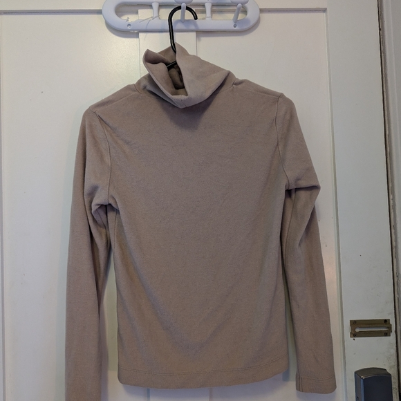 Uniqlo Beige Turtleneck - Picture 2 of 2